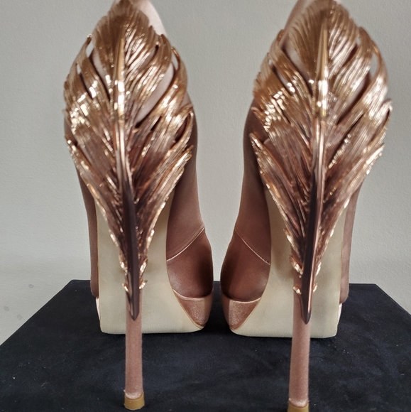 Gorgeous  Ralph & Russo Heels - Picture 3 of 8